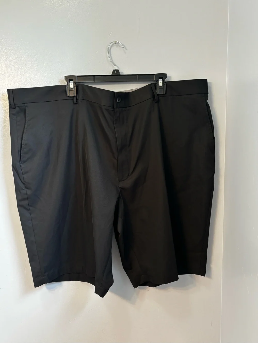 Walter Hagen Black Flat-Front Golf Shorts Sz 50. NWT